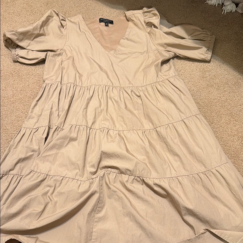 Banana Republic Beige Tiered V-Neck Midi Dress